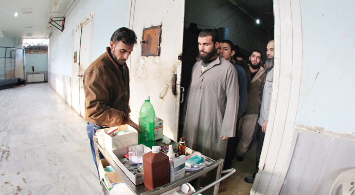 İran'dan Suriye'ye insanî yardım! İran'dan Suriye'ye insanî yardım!