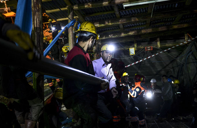Taner Yıldız: 'Su seviyesi işçilerin üzerinde!