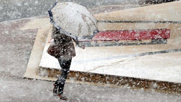 İstanbul'da kar yağışı başladı! İstanbul'da kar yağışı başladı!