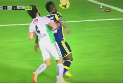 Konya'da penaltı kaosu! İşte Fenerbahçelileri çıldırtan iki pozisyon Konya'da penaltı kaosu! İşte Fenerbahçelileri çıldırtan iki pozisyon