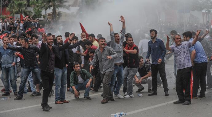 Samsun'da 500 kişi HDP mitingini bastı: 10 gözaltı