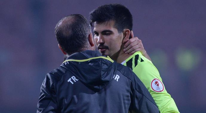 Trabzonspor'a 'Niye bu kadar asıldınız' sitemi! Trabzonspor'a 'Niye bu kadar asıldınız' sitemi!