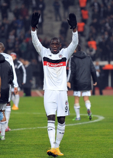 Demba Ba'dan taraftara övgü 'Onlar bir numara'