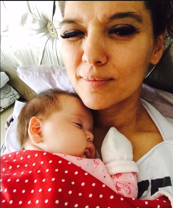 Demet Akalın kızının son durumunu açıkladı