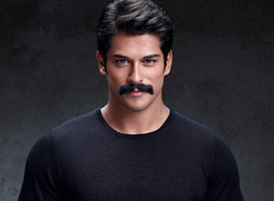 Tarık Papuçcuoğlu'ndan Burak Özçivit'e çarpıcı sözler Tarık Papuçcuoğlu'ndan Burak Özçivit'e çarpıcı sözler