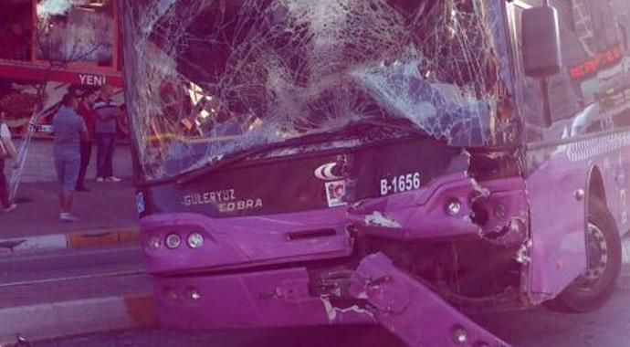 Özel halk otobüsleri kafa kafaya çarpıştı: 3 yaralı