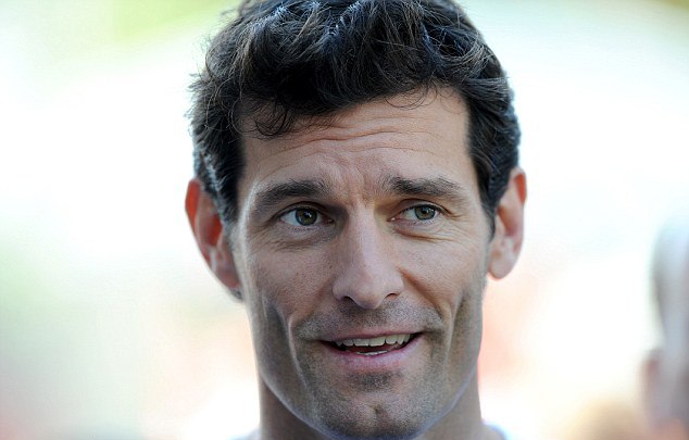 Mark Webber'in aracı alev topuna döndü! Mark Webber'in aracı alev topuna döndü!