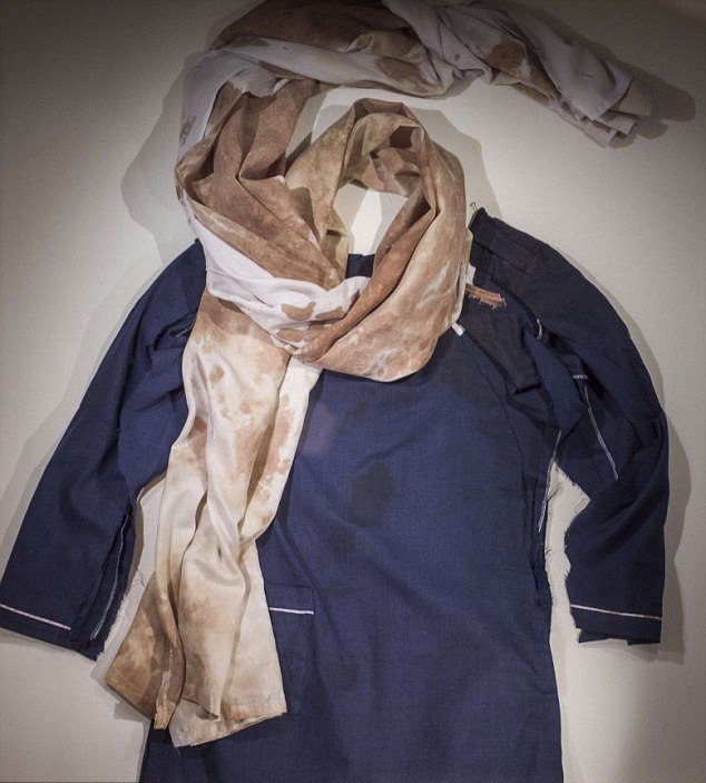 Kanlı önlüğü ilk kez teşhir edildi Kanlı önlüğü ilk kez teşhir edildi