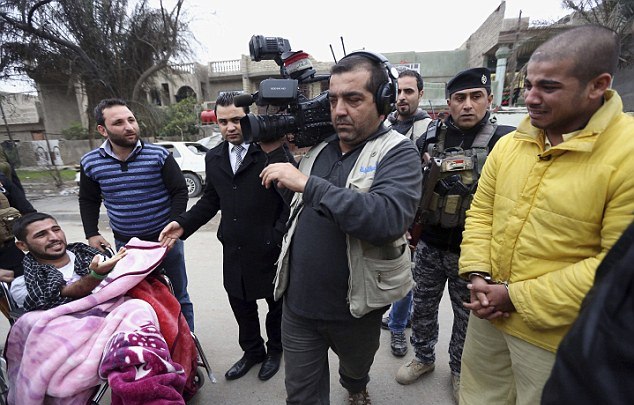 Teröristlerle, kurbanları buluşturan 'show' Teröristlerle, kurbanları buluşturan 'show'