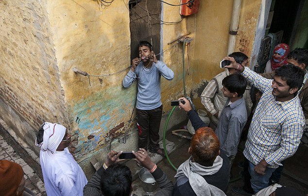 11 bin volt yedi ama hayatta 11 bin volt yedi ama hayatta