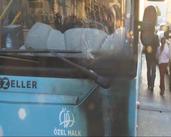 İstanbul'da otobüse molotoflu saldırı