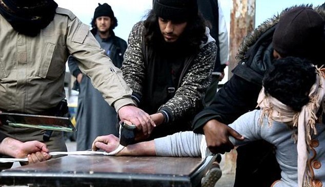 Terör örgütü Boko Haram iki kişiyi infaz etti! Terör örgütü Boko Haram iki kişiyi infaz etti!