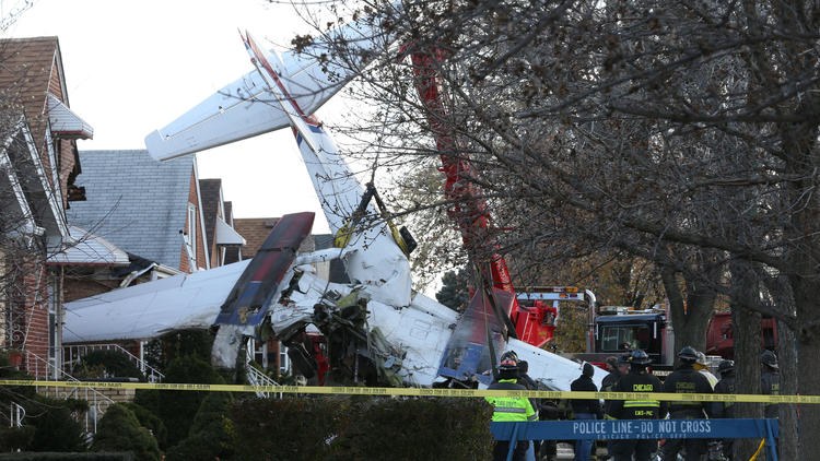 Kargo uçağı evin üzerine düştü! Kargo uçağı evin üzerine düştü!