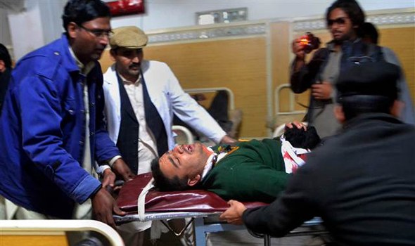 Pakistan'da kanlı okul baskını!