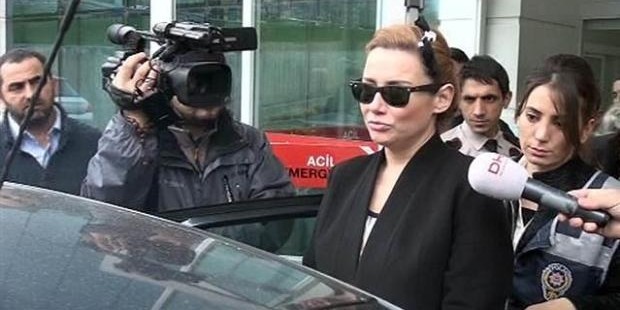 Deniz Seki dert yandı 'Anne olmak istiyorum' Deniz Seki dert yandı 'Anne olmak istiyorum'