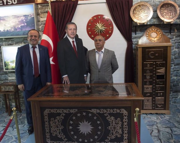 Erdoğan'ı gören kuyruğa girdi!