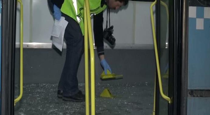 İstanbul'da halk otobüsü kurşunlandı
