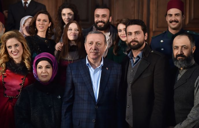 Erdoğan'dan 'Filinta' setine sürpriz ziyaret Erdoğan'dan 'Filinta' setine sürpriz ziyaret