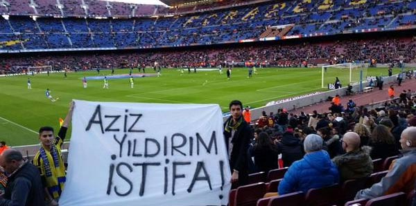 Nou Camp'ta şaşırtan 'Aziz Yıldırım' pankartı!