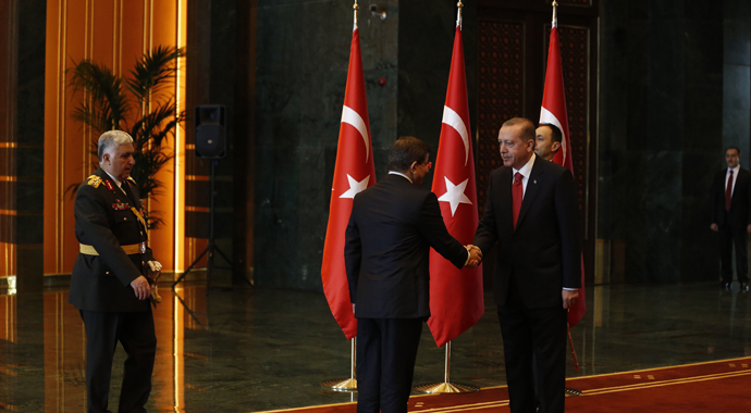 Yeni saray kapılarını açtı!