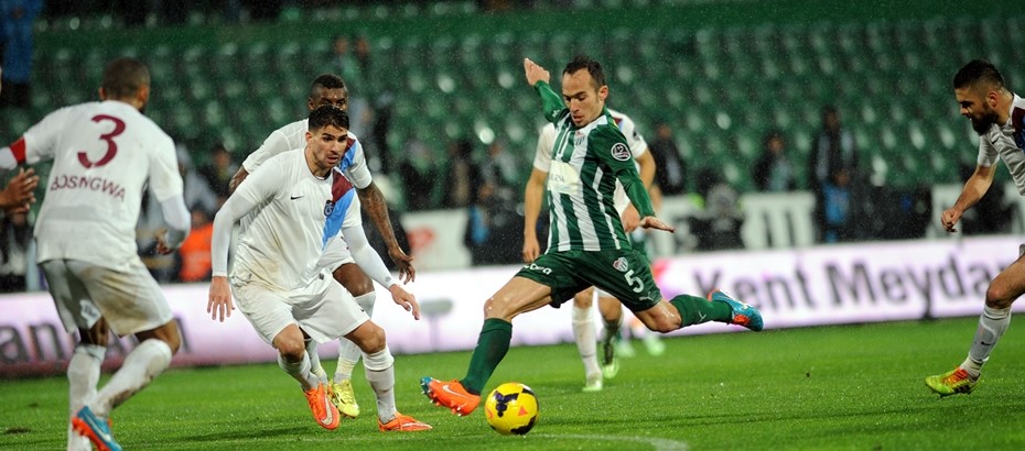 Trabzonspor Bursaspor'u tek golle geçti