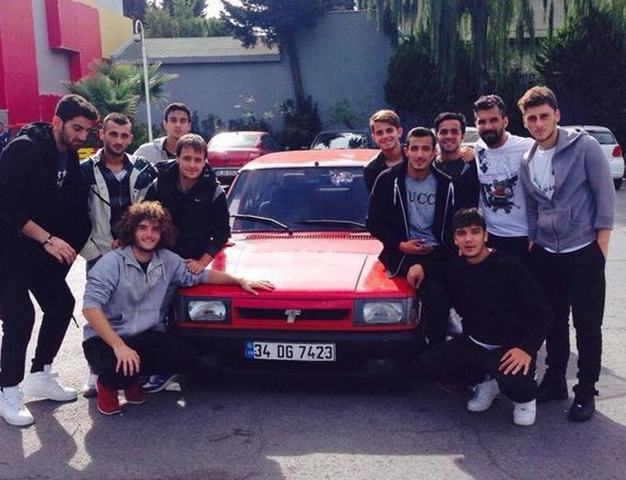 Engin sözünü tuttu! İşte o hediye...