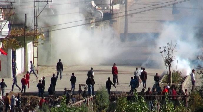 Şırnak'ta polise silahlı saldırı: 2 yaralı Şırnak'ta polise silahlı saldırı: 2 yaralı