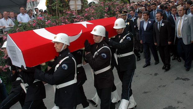 Altınok: "Hırsızın, katilin kaçma pahasına kaza yapmamak için dikkat edelim" Altınok: "Hırsızın, katilin kaçma pahasına kaza yapmamak için dikkat edelim"