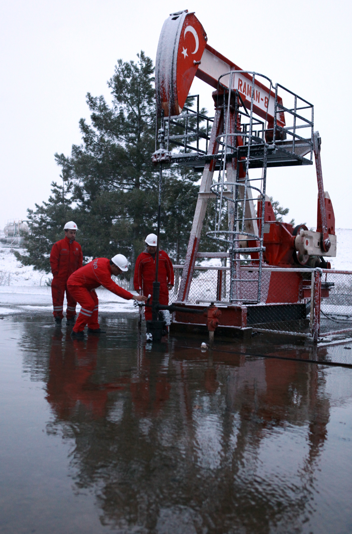 67 senedir petrol fışkırıyor 67 senedir petrol fışkırıyor