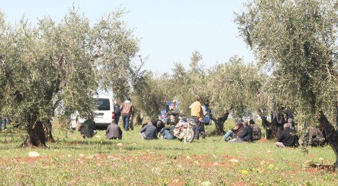 Sınırda olay! Asker önce uyardı sonra ateş açtı, 1 ölü var Sınırda olay! Asker önce uyardı sonra ateş açtı, 1 ölü var