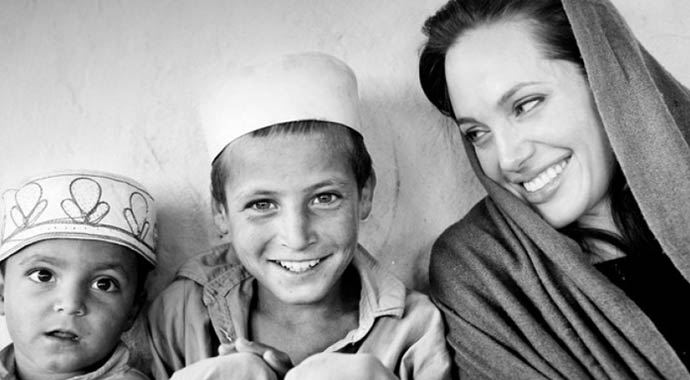 Angelina Jolie Suriyeli Musa'yı evlat edinecek Angelina Jolie Suriyeli Musa'yı evlat edinecek