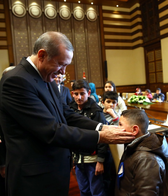 Cumhurbaşkanı kamplardaki çocukları kabul etti