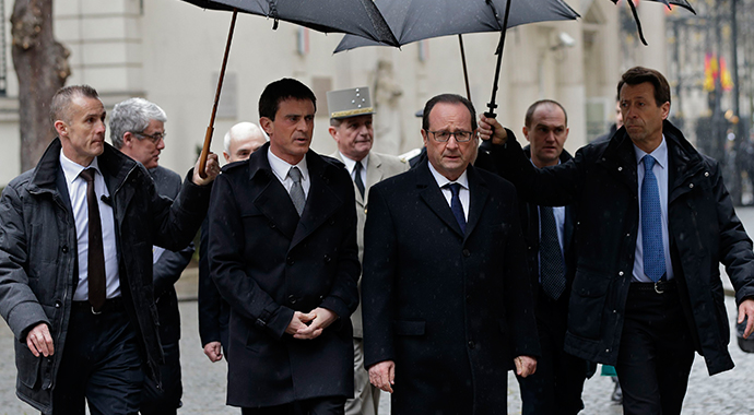 Valls: 'Enkazdaki arama çalışmaları uzun sürebilir' Valls: 'Enkazdaki arama çalışmaları uzun sürebilir'