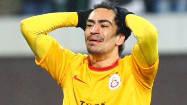 Terim'in gözdesi Galatasaray'dan gönderiliyor Terim'in gözdesi Galatasaray'dan gönderiliyor