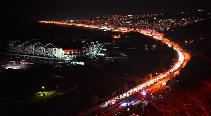 Trabzon'da zincirleme trafik kazası: 5 yaralı Trabzon'da zincirleme trafik kazası: 5 yaralı