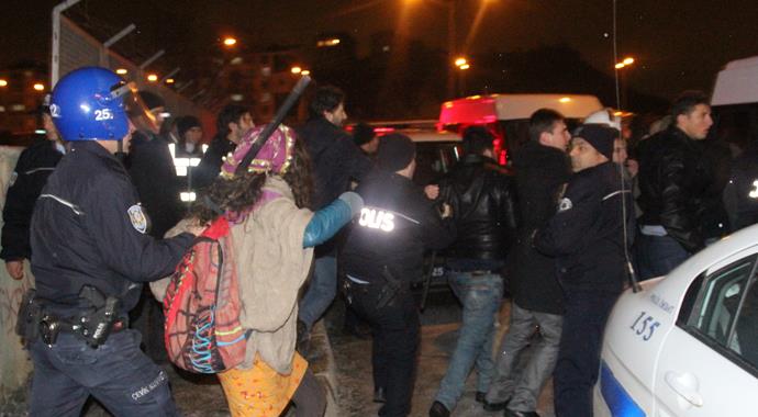 Üniversitede kavga: 3 yaralı, 30 gözaltı