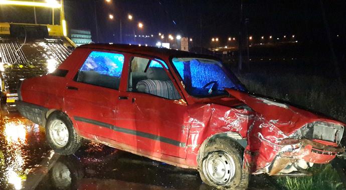 Kırıkkale'de korkunç kaza! Otomobil ikiye bölündü, 8 yaralı Kırıkkale'de korkunç kaza! Otomobil ikiye bölündü, 8 yaralı