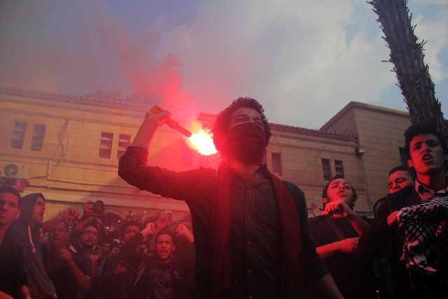 Mısır'da Mübarek'in beraat kararına tepkiler büyüyor Mısır'da Mübarek'in beraat kararına tepkiler büyüyor