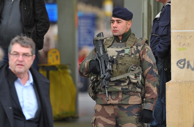 Paris'te Cumhuriyet Yürüyüşü Paris'te Cumhuriyet Yürüyüşü