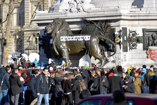 Paris'te Cumhuriyet Yürüyüşü Paris'te Cumhuriyet Yürüyüşü
