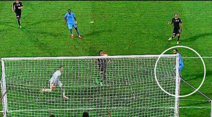 Erkan Zengin taraftarları çileden çıkarttı Erkan Zengin taraftarları çileden çıkarttı