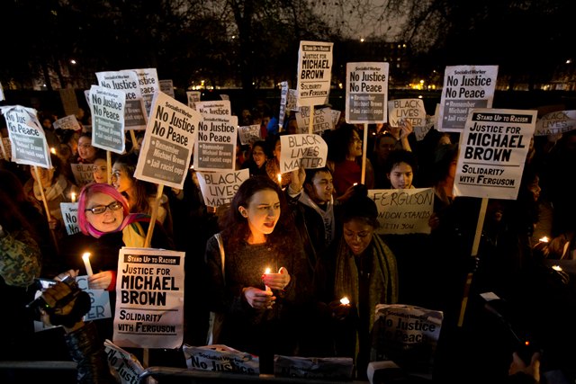Londra'da Ferguson protestosu Londra'da Ferguson protestosu