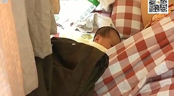 İnternet kafede doğum yaptı, oyun oynamaya devam etti