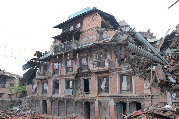 Nepal'de ölü sayısı on binleri bulabilir