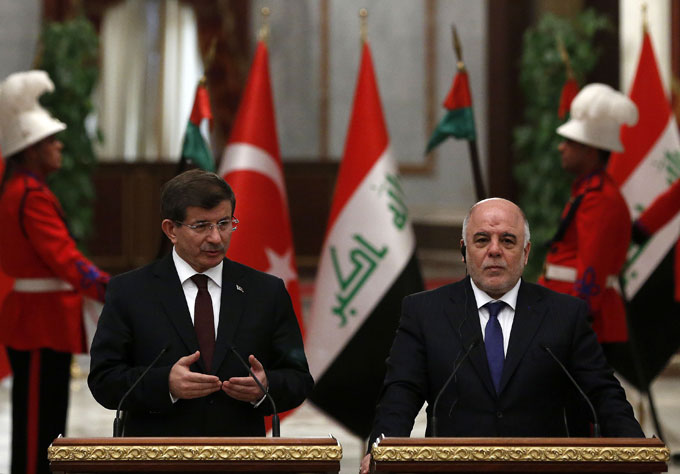 Başbakan Davutoğlu'nun konvoyunda kaza Başbakan Davutoğlu'nun konvoyunda kaza