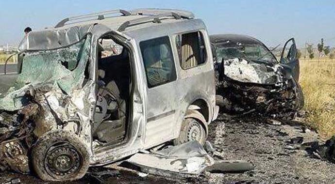 Trafik canavarı mesaide: 8 ölü, 6 yaralı Trafik canavarı mesaide: 8 ölü, 6 yaralı