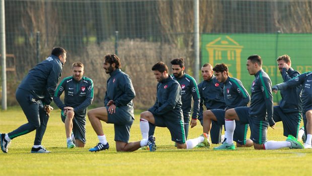 Gökhan Töre ve Hakan Çalhanoğlu yan yana! Gökhan Töre ve Hakan Çalhanoğlu yan yana!