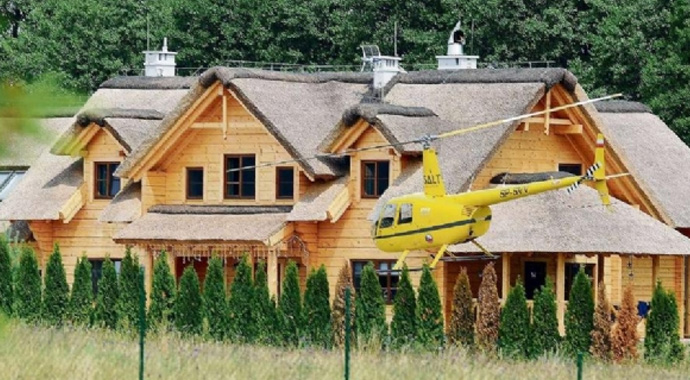 Anna Stachurska ekmek almaya helikopterle gitti Anna Stachurska ekmek almaya helikopterle gitti