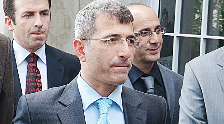 Zırh kalktı, düğmeye basıldı! Özde temizlik Zırh kalktı, düğmeye basıldı! Özde temizlik