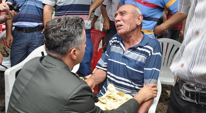 Şehit annesi yürek dağladı: 'Ne olur oğlun ölmedi deyin'